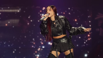 Milo J y Emilia, entre