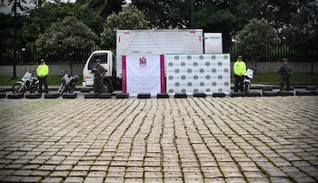 El Ejército Nacional y la Policía Nacional incautaron más de cuatro toneladas de marihuana en la vía Neiva-Florencia, en Caquetá - crédito @COL_EJERCITO / X