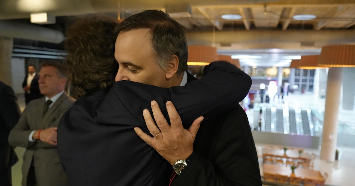 New backup gesture: Manuel Adorni had breakfast with Javier Milei at the Quinta de Olivos and evaluated calling the political table next week