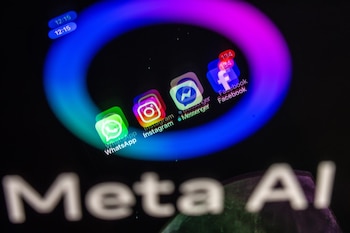Meta no responde por la caida global de sus servicios de redes sociales y mensajería. (Europa Press)