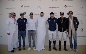 Amr Zedan (en el centro),