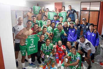 Comerciantes FC, con Gustavo Roverano,