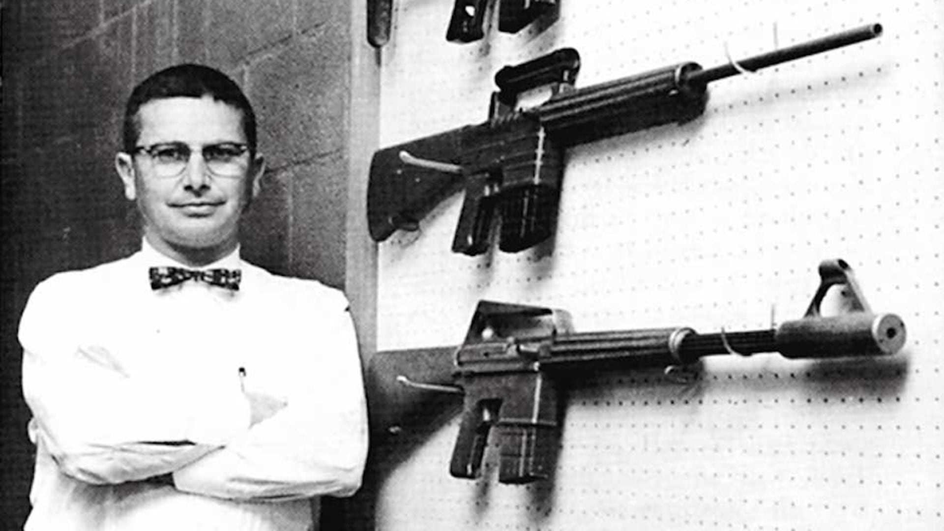 Eugene Stoner diseñó el AR-15 con foco en la ligereza y la cadencia de fuego frente a las limitaciones del M14 en Vietnam