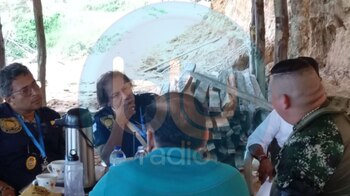 Juan Fernando Petro y el abogado Pedro Niño se reunieron con las Autodefensas Conquistadoras de la Sierra Nevada - crédito cortesía Blu Radio