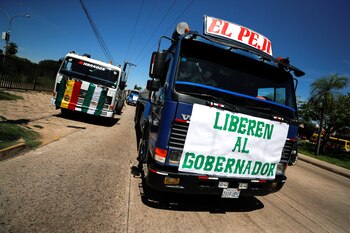 "Liberen al gobernador", se lee