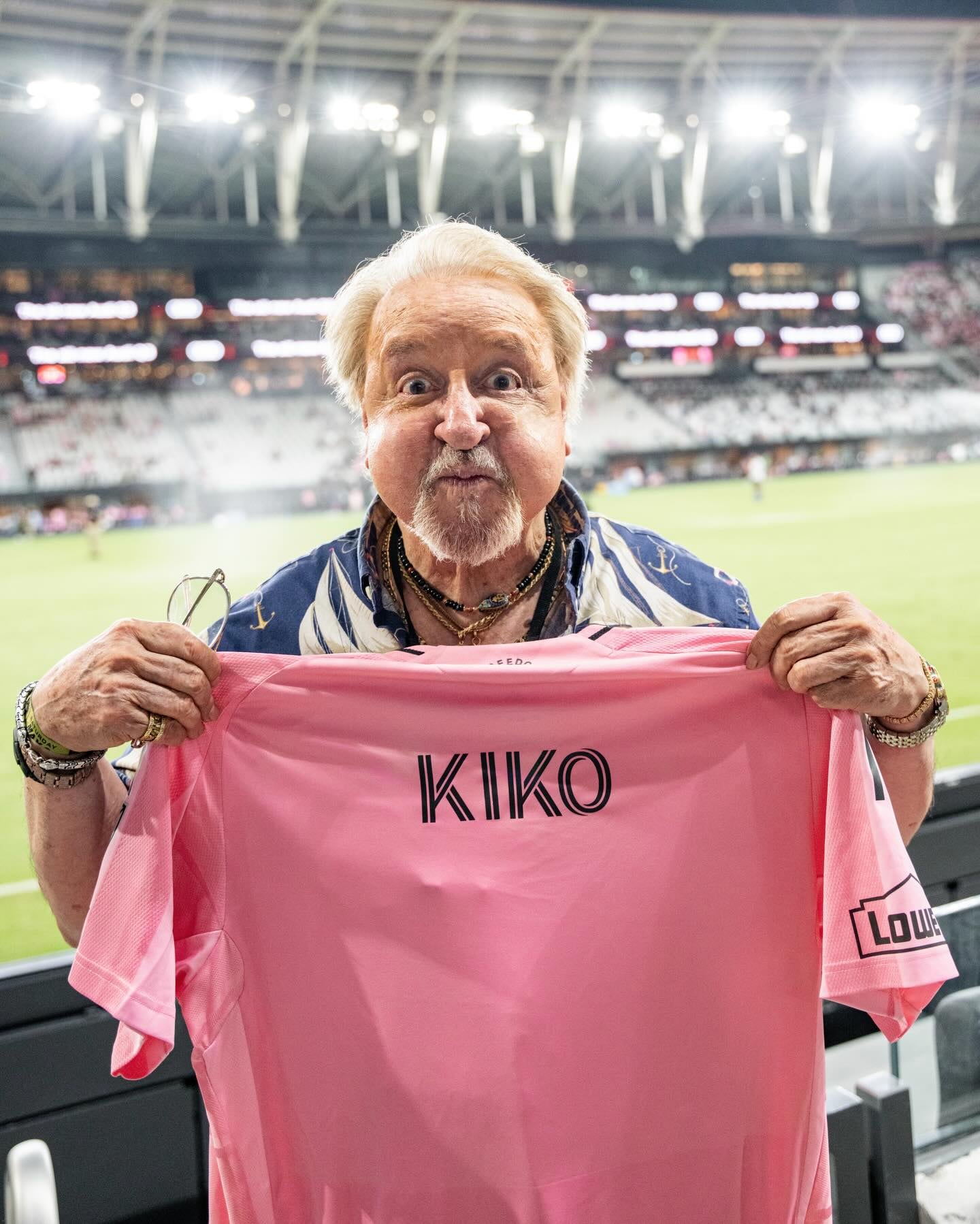 La camiseta del Inter Miami obsequiada a Carlos Villagrán (Crédito: @intermiamicf/Instagram)