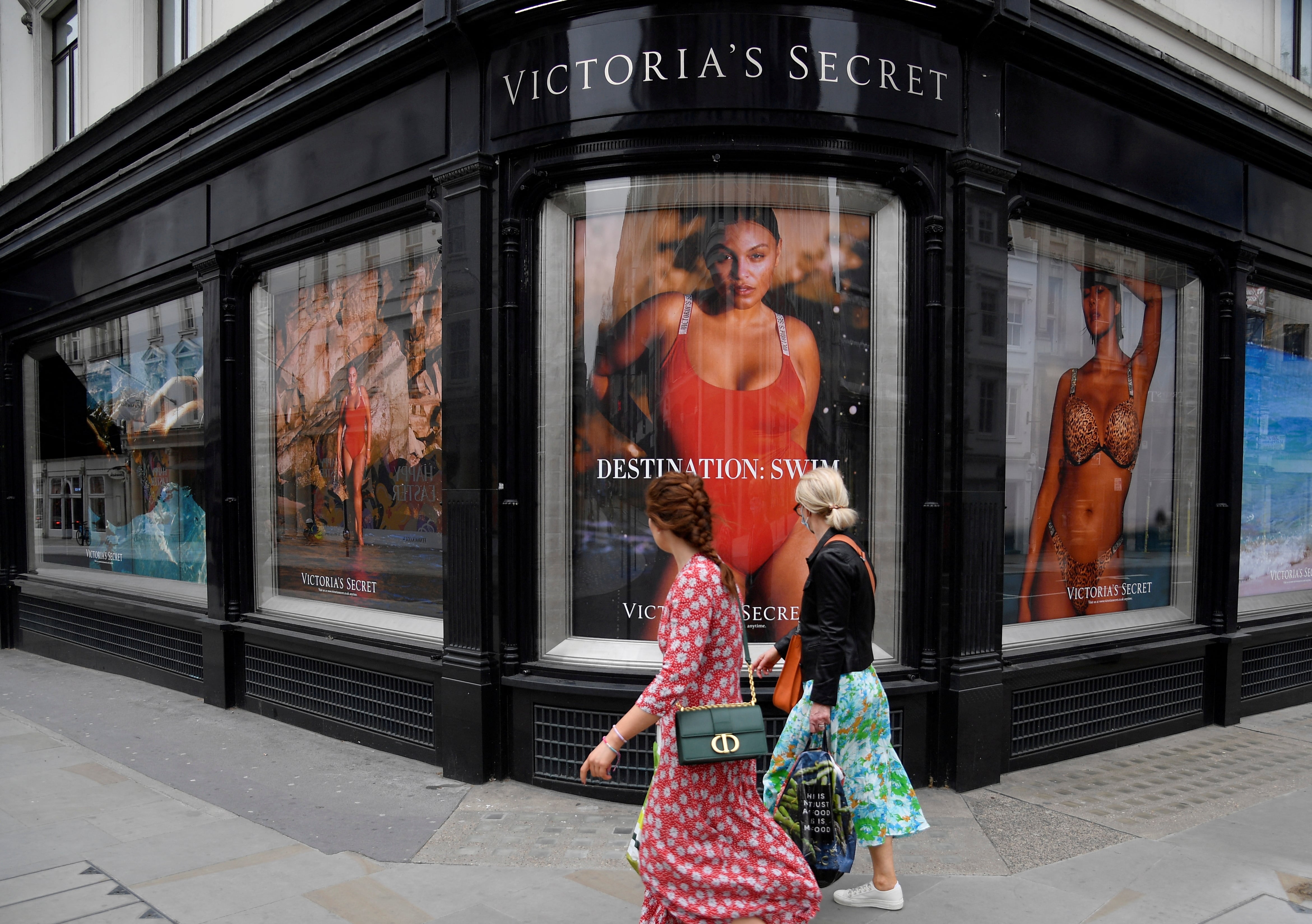 El modelo de negocio de Roy Raymond puso el foco en los hombres, pero no logró atraer a las mujeres que compraban y usaban la ropa interior (REUTERS)