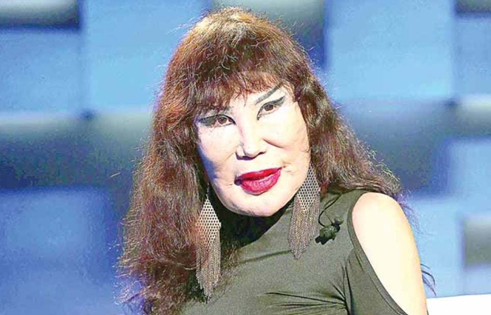 Lyn May, figura emblemática del cine de ficheras y cabarets en México, continúa vigente en el espectáculo nacional.