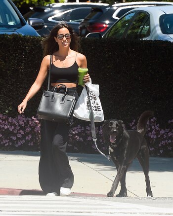 Inés de Ramón pasea a