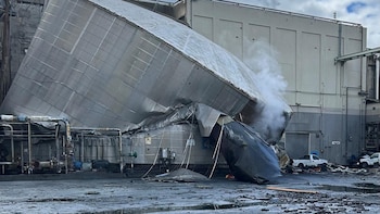 Al menos un muerto, nueve heridos y nueve desaparecidos tras romperse un tanque industrial en Washington (estado)