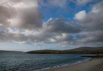 "Atardecer en San Carlos. 8 de noviembre a las 17:30, el estrecho nos recibe con este atardecer"