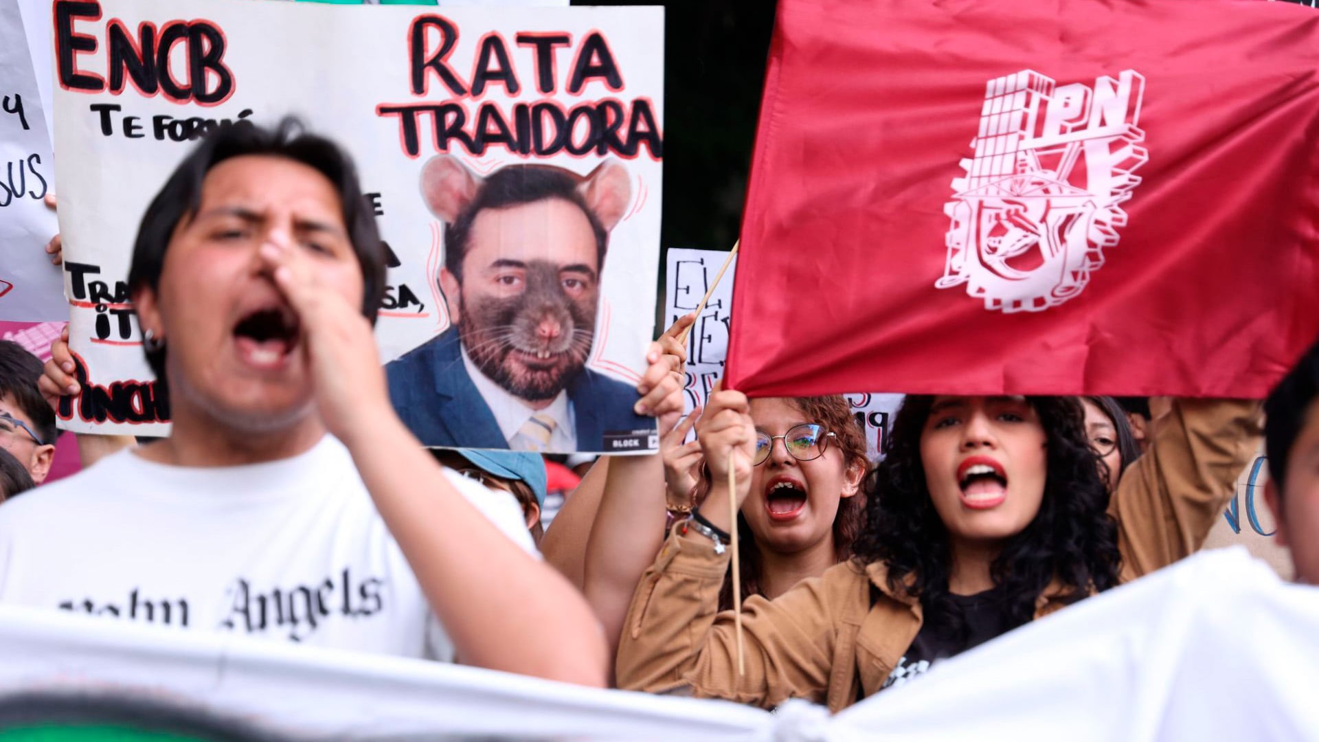 Los estudiantes del IPN exigen la renuncia de funcionarios. CRÉDITO: GALO CAÑAS/CUARTOSCURO.COM