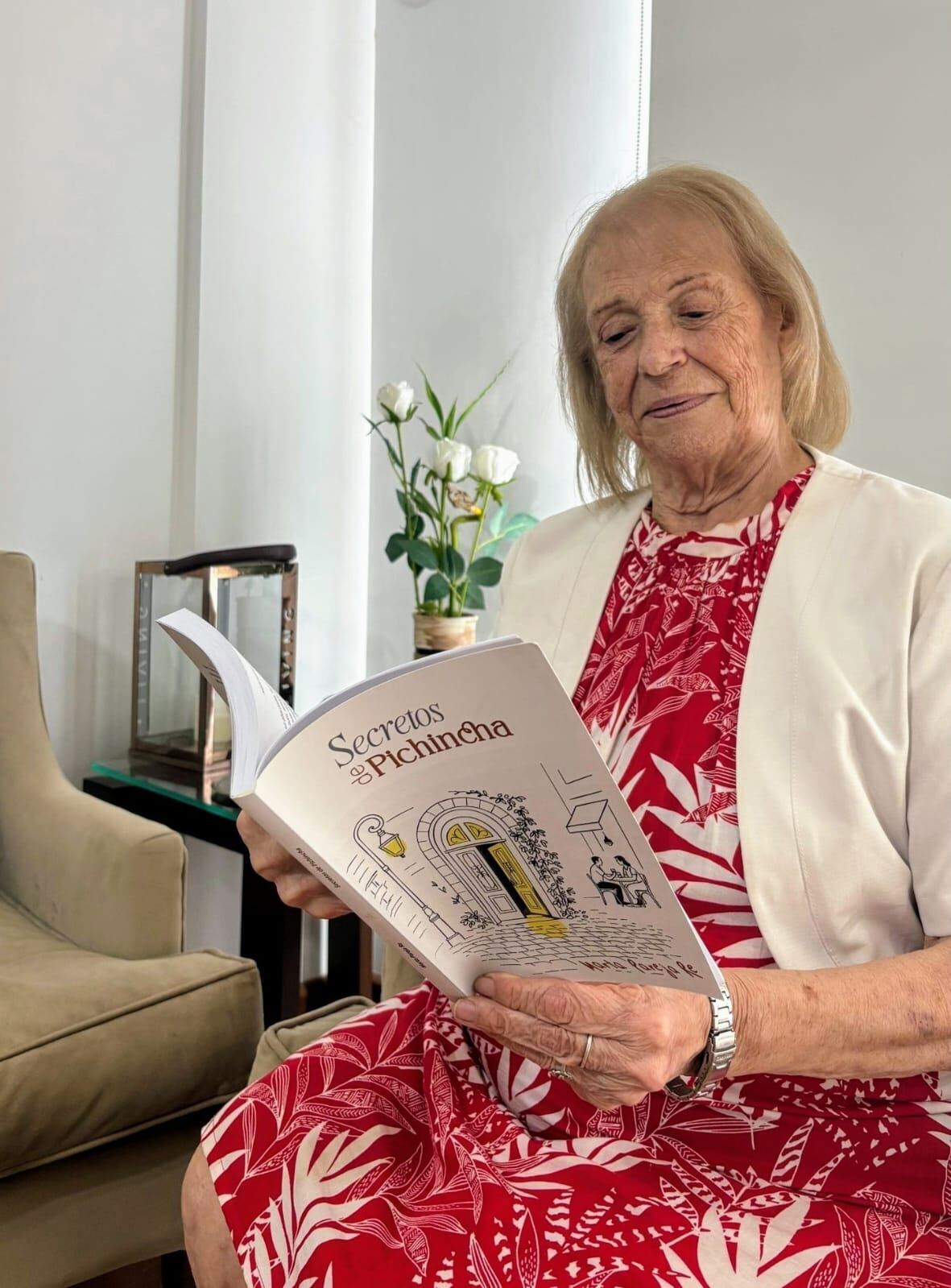 El libro destaca la historia de Raquel Lieberman, reconocida por denunciar a los proxenetas y salvar a muchas mujeres en Pichincha.