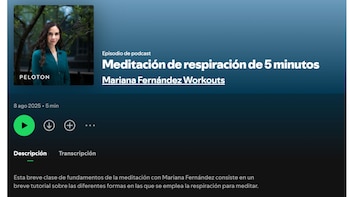Captura de pantalla de la interfaz de un reproductor de podcast con el título "Meditación de respiración de 5 minutos" y una foto de Mariana Fernández