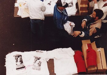 El padre de Tiffany contribuyó