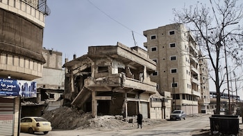 Al menos dos agentes sirios muertos en un ataque terrorista contra una sede del Ministerio del Interior en Raqqa