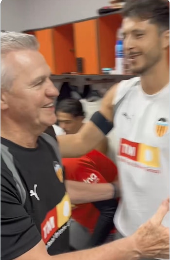 El mexicano asumió el mando de un equipo que marcha penúltimo de LaLiga con cuatro puntos después de siete jornadas.