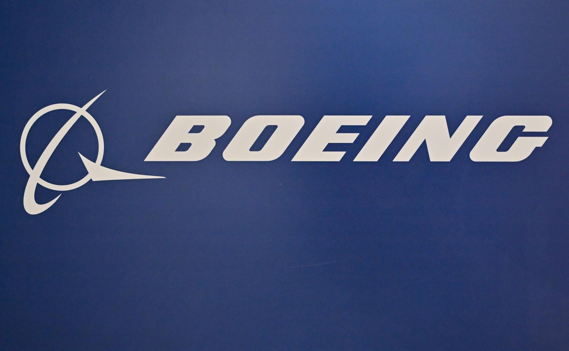 Boeing pierde 494 millones hasta septiembre y recibe el visto bueno para los aviones 737-7 y 737-10