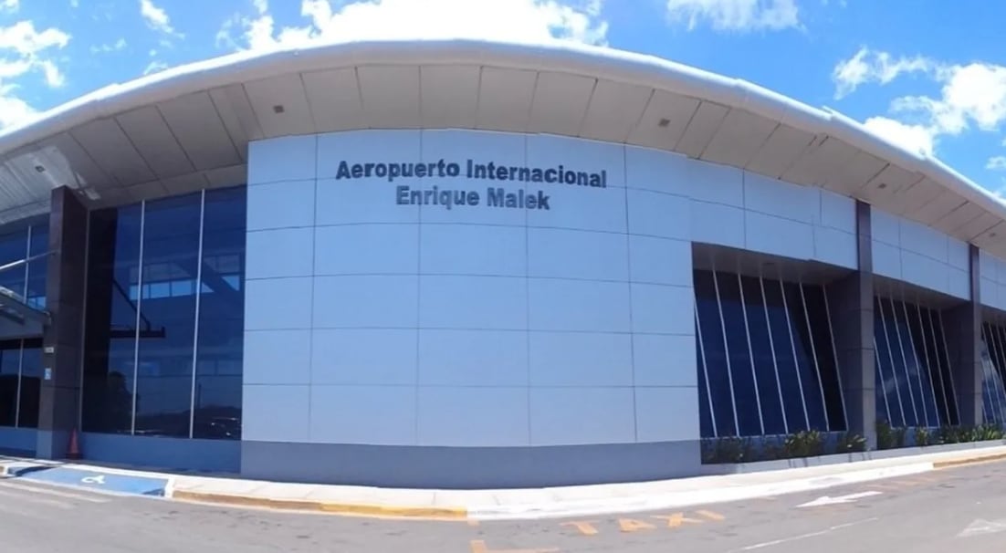 Ubicado en la ciudad de David, Chiriquí, el Aeropuerto Internacional Enrique Malek ofrece vuelos nacionales y regionales. (Tomado de Internet)