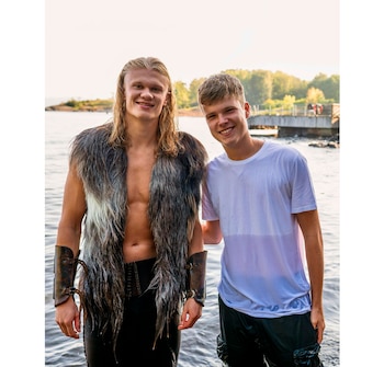 La producción de fotos de Erling Haaland vestido de vikingo