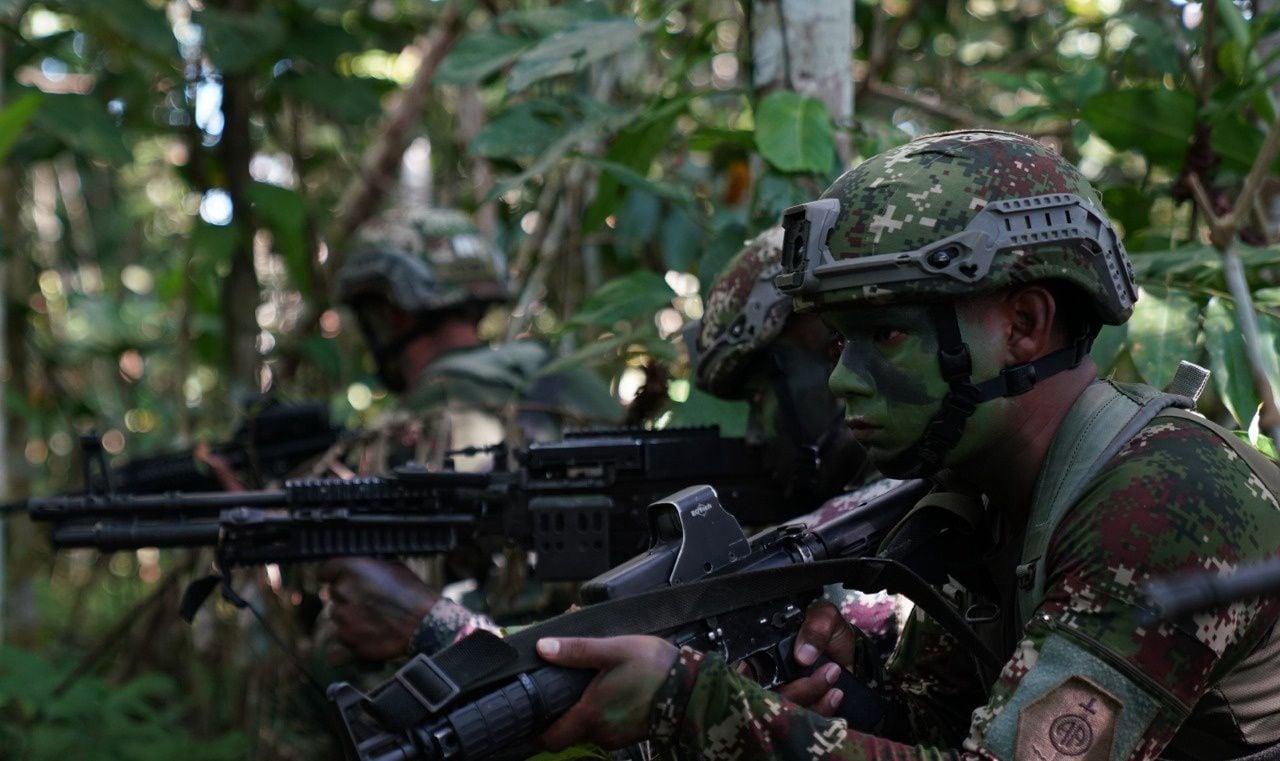 Los uniformados llevarán a cabo operaciones que tienen el objetivo de retornar a las personas desplazadas a sus lugares de origen - crédito Fuerzas Militares