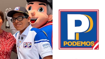 Cristopher Clemente sonríe junto a una botarga en una imagen dividida con el logotipo del partido político Podemos Perú