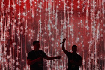 Los entusiastas de Bitcoin posan