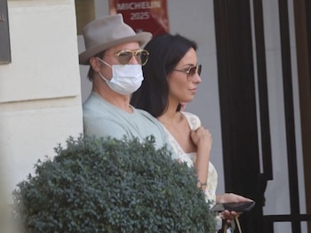 07/10/2026 Brad Pitt e Inés de Ramón durante su reciente visita a Madrid
EUROPA ESPAÑA SOCIEDAD