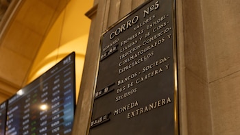 El Ibex 35 recupera los 18.200 puntos tras subir un 1,46%, con el petróleo en 96 dólares