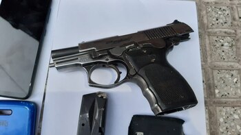 El arma incautada en Belgrano.