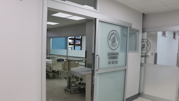 Hospital San Juan de Dios en Costa Rica cierra temporalmente Unidad de Quemados tras aumento de infecciones por bacteria
