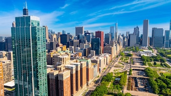 La encuesta, publicada por la asociación Illinois Realtors y realizada por la firma The Decision Co., consultó a 611 votantes probables en el estado. Foto: states/illinois/