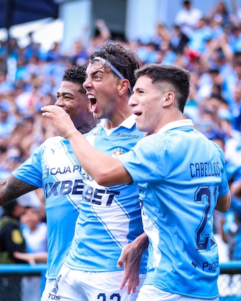 Juan Manuel Cuesta y Michael Hoyos son dos de los refuerzos que trajo Sporting Cristal para encarar el Torneo Clausura 2026. - créditos: Liga 1