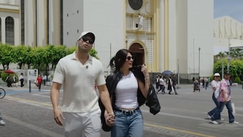 El salvadoreño Carlos Arias sugiere casarse con Sheynnis Palacios en la Catedral Metropolitana (Captura de video)