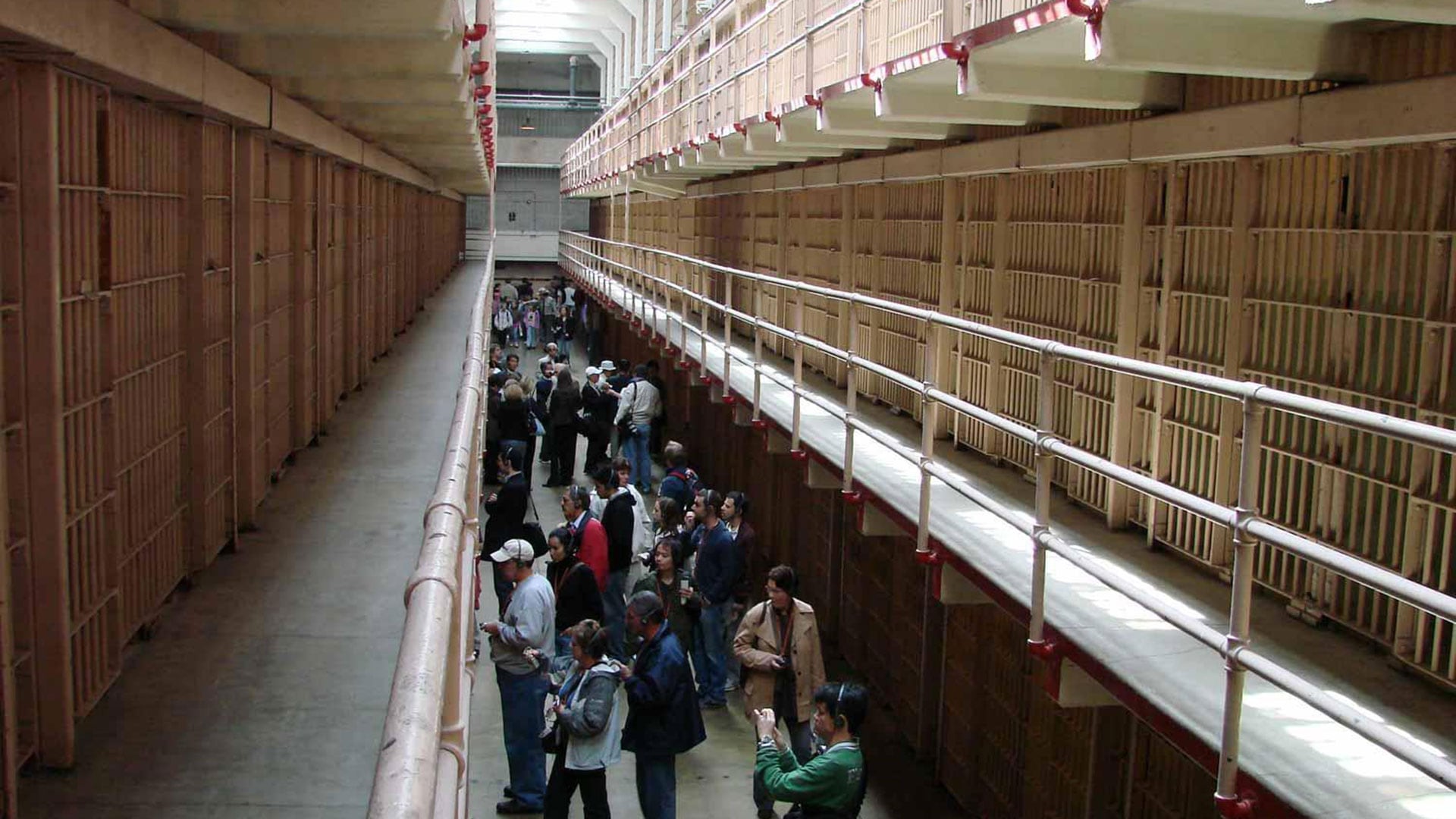 Hoy, Alcatraz está abierta al público. Por 39.90 dólares cualquiera puede entrar al lugar del que todos querían escapar