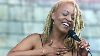 Muere a los 70 años Cassandra Wilson, dos veces ganadora del Grammy y una de las cantantes de jazz más influyentes de las últimas décadas