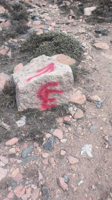 Los responsables reconocieron los hechos y se comprometieron a limpiar las rocas afectadas en el menor plazo posible