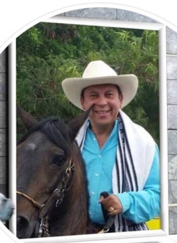 El funcionario había intimidado a su asistente por medio de conversaciones telefónicas y por mensajes de WhatsApp - crédito Redes sociales