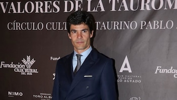 Pablo Aguado consternado a su regreso a España, horas antes de conocer el fallecimiento de su apoderado, Antonio Vázquez