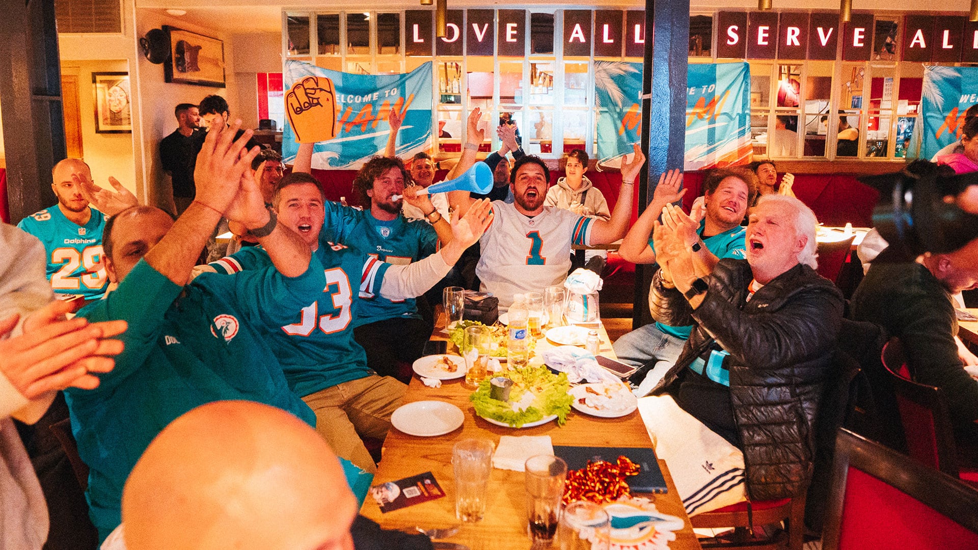 Se preparó una ambientación especial para seguir el encuentro de la NFL