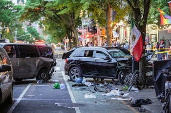 De acuerdo con el Departamento de Policía de Nueva York, Elvin Suárez perdió el control de su camioneta mientras conducía ebrio por la Avenida Amsterdam en Manhattan el viernes por la noche y se estrelló contra una multitud de personas, matando a dos hombres e hiriendo a otros tres. Foto: X @NYT