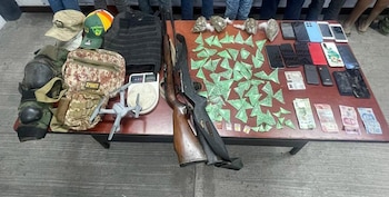 Las autoridades confiscaron armas de