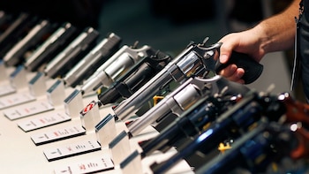 Acusan a estadounidense por proporcionar armas a miembros del Cártel de Sinaloa y asesorarlos para evadir a las autoridades