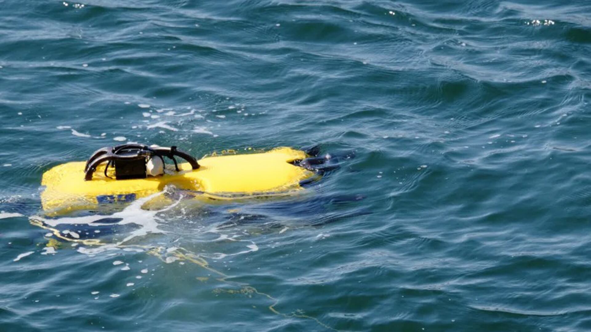 El robot submarino Smart Grapple durante una de las pruebas realizadas en aguas europeas para recuperar basura marina (foto: Universidad Técnica de Múnich)
