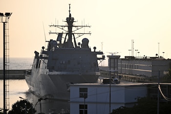 El USS Fort Lauderdale, un buque de transporte anfibio de la Armada estadounidense llegó al puerto de La Guaira