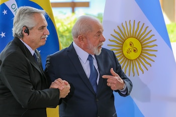 Alberto Fernández y Luiz Inácio Lula da Silva, en un encuentro diplomático en 2023 (Fábio Rodrigues-Pozzebom/DPA)