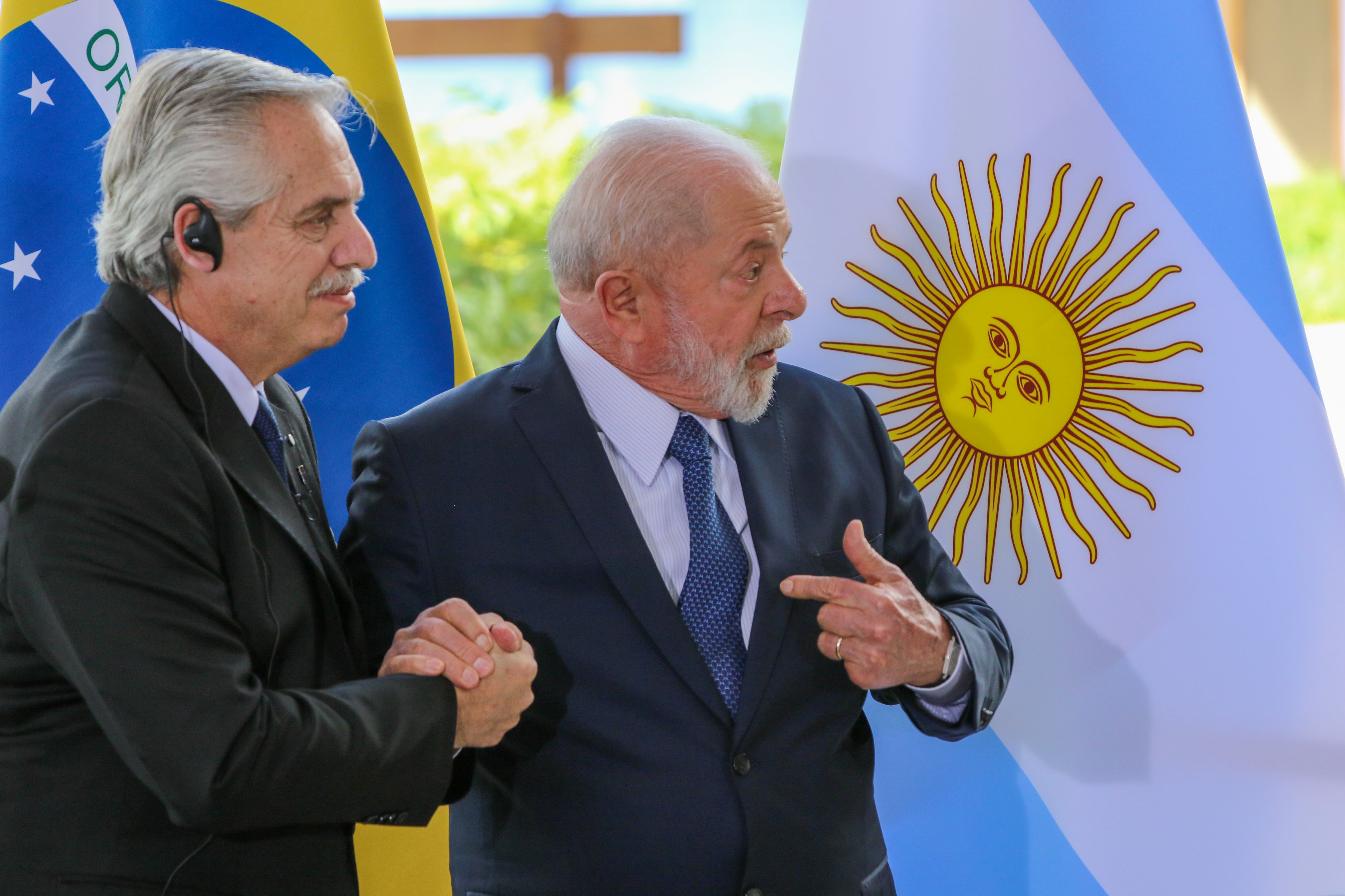 Alberto Fernández y Luiz Inácio Lula da Silva, en un encuentro diplomático en 2023 (Fábio Rodrigues-Pozzebom/DPA)