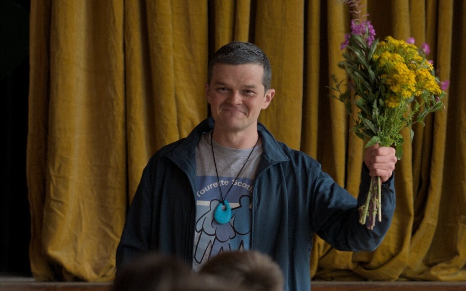 Robert Aramayo interpreta al activista con síndrome de Tourette, John Davidson en