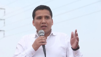 Alcalde de Villa El Salvador tras ser pifiado y recibir barro: “Sedapal es responsable de todo, entiendo su malestar”