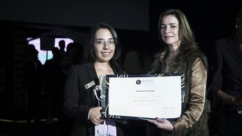 En la imagen, la periodista